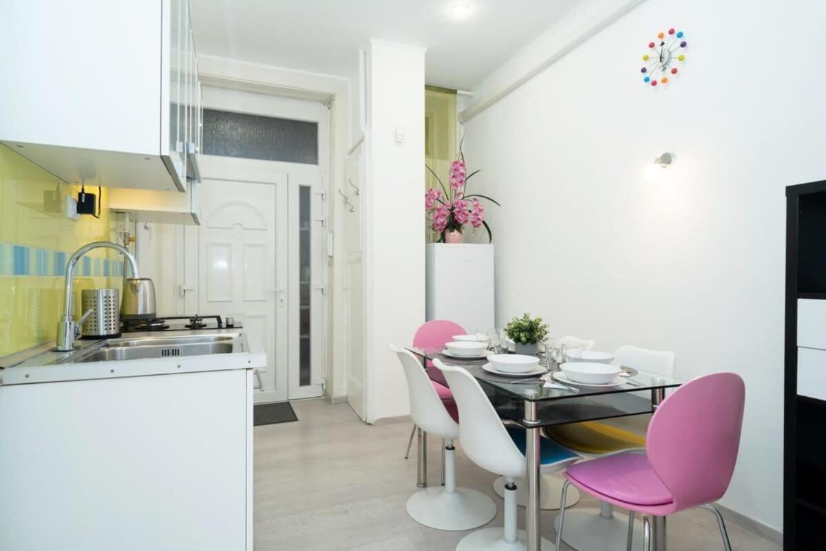 Ultra Central Cozy Apartment Budapest Exterior photo